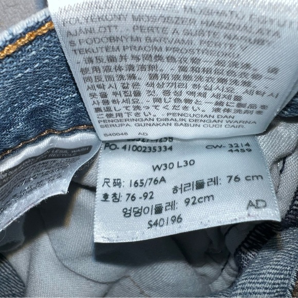 Levi’s Women’s Blue Denim Straight Jeans Size 30 Western Minimalist Classic - Picture 6 of 8